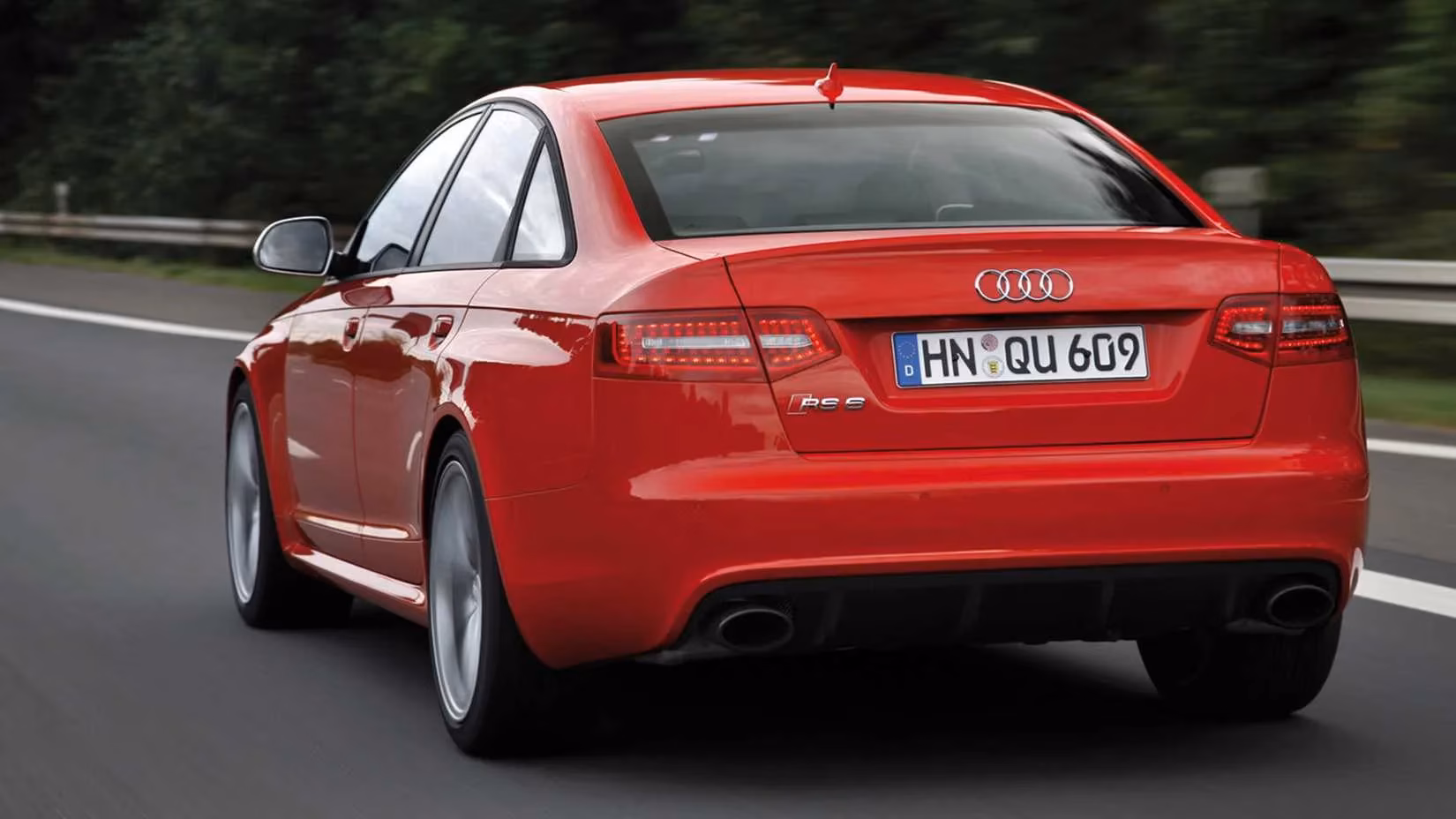 this-unassuming-family-sedan-hit-208-mph-on-ice-with-a-lamborghini-heart-image-2