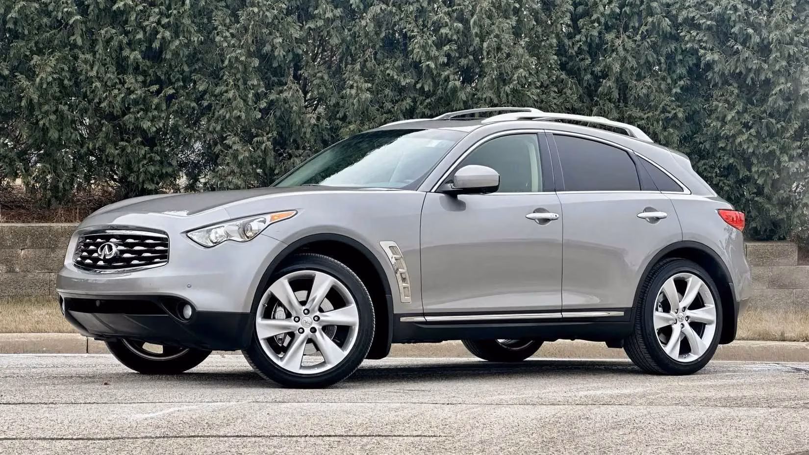 forget-the-urus-these-vintage-suvs-humiliated-ferraris-without-breaking-a-sweat-image-4