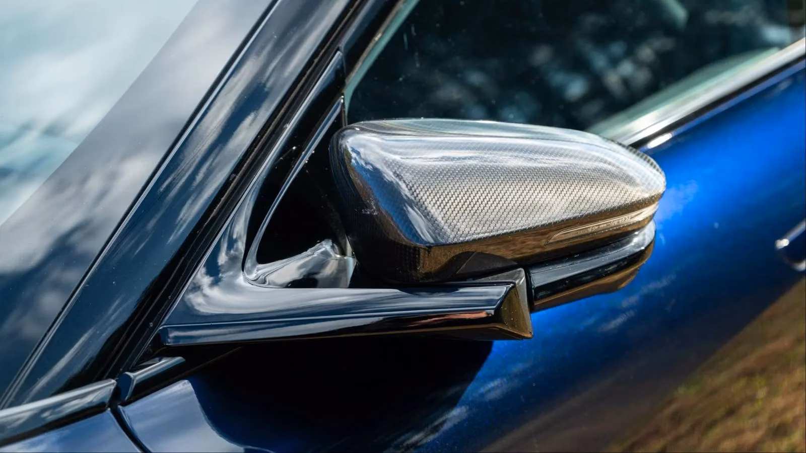 the-uncontested-king-of-speed-lucid-air-sapphire-and-the-new-era-of-hyper-sedans-image-0