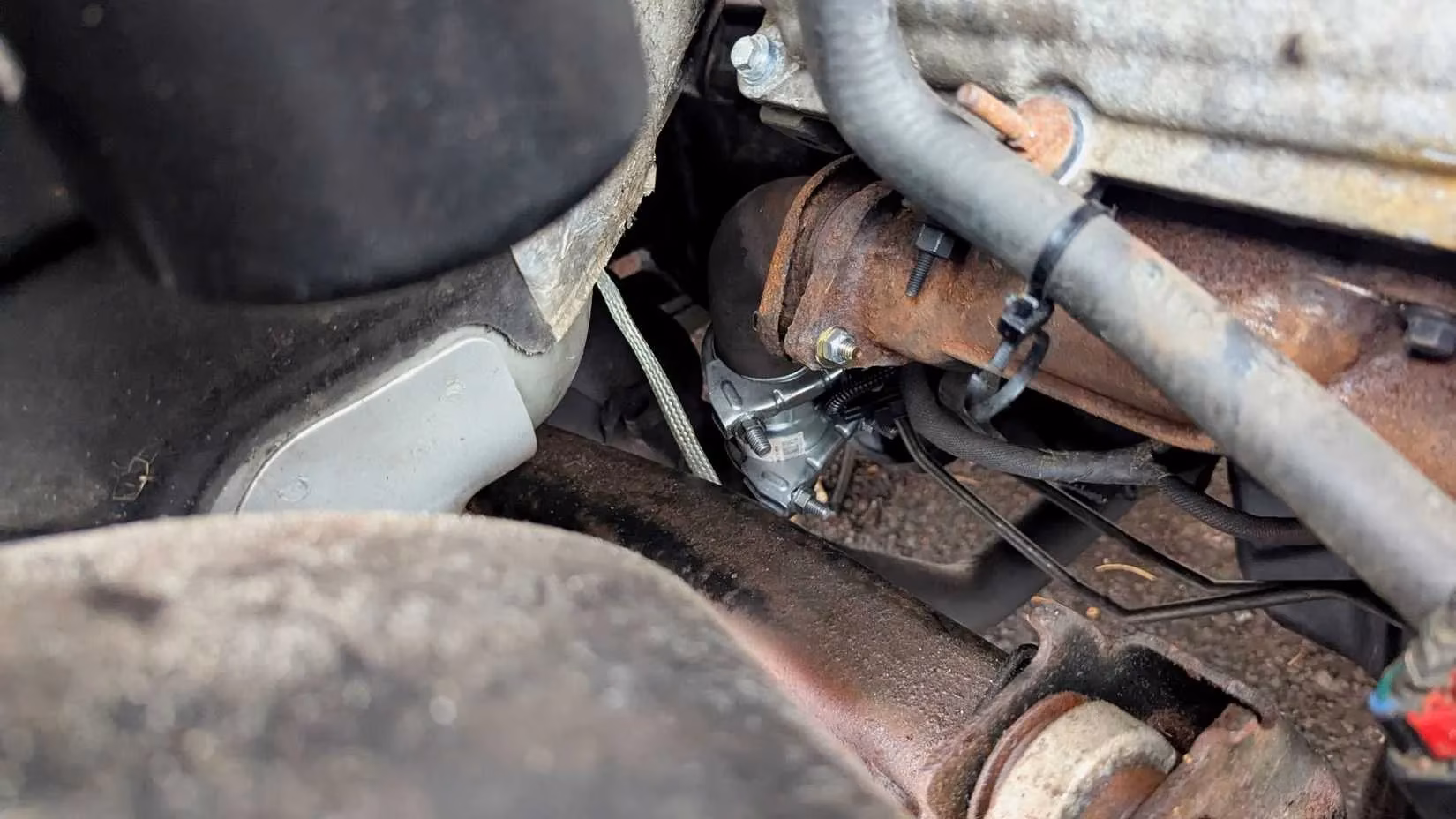 hemi-swap-chronicles-conquering-the-underbelly-wiring-nightmares-image-0