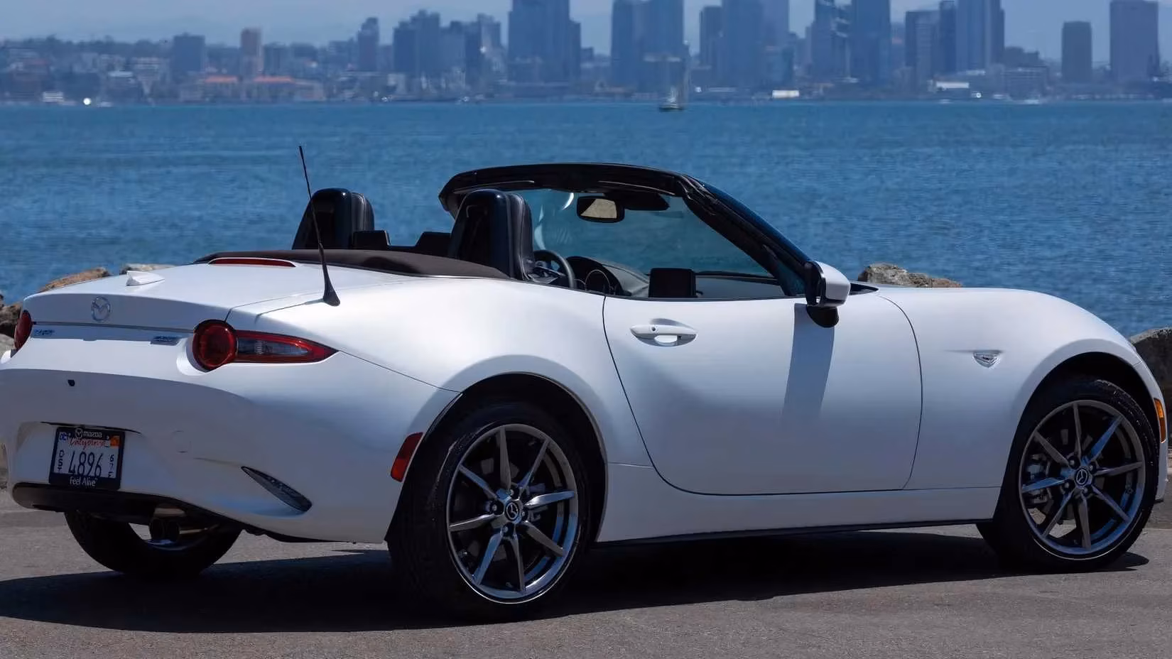 the-best-rwd-sports-cars-for-daily-driving-in-2026-image-0