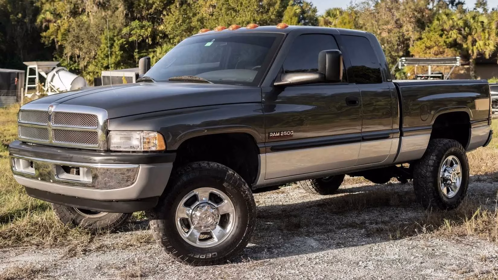 8-manual-pickup-trucks-with-enough-torque-to-get-real-work-done-image-6