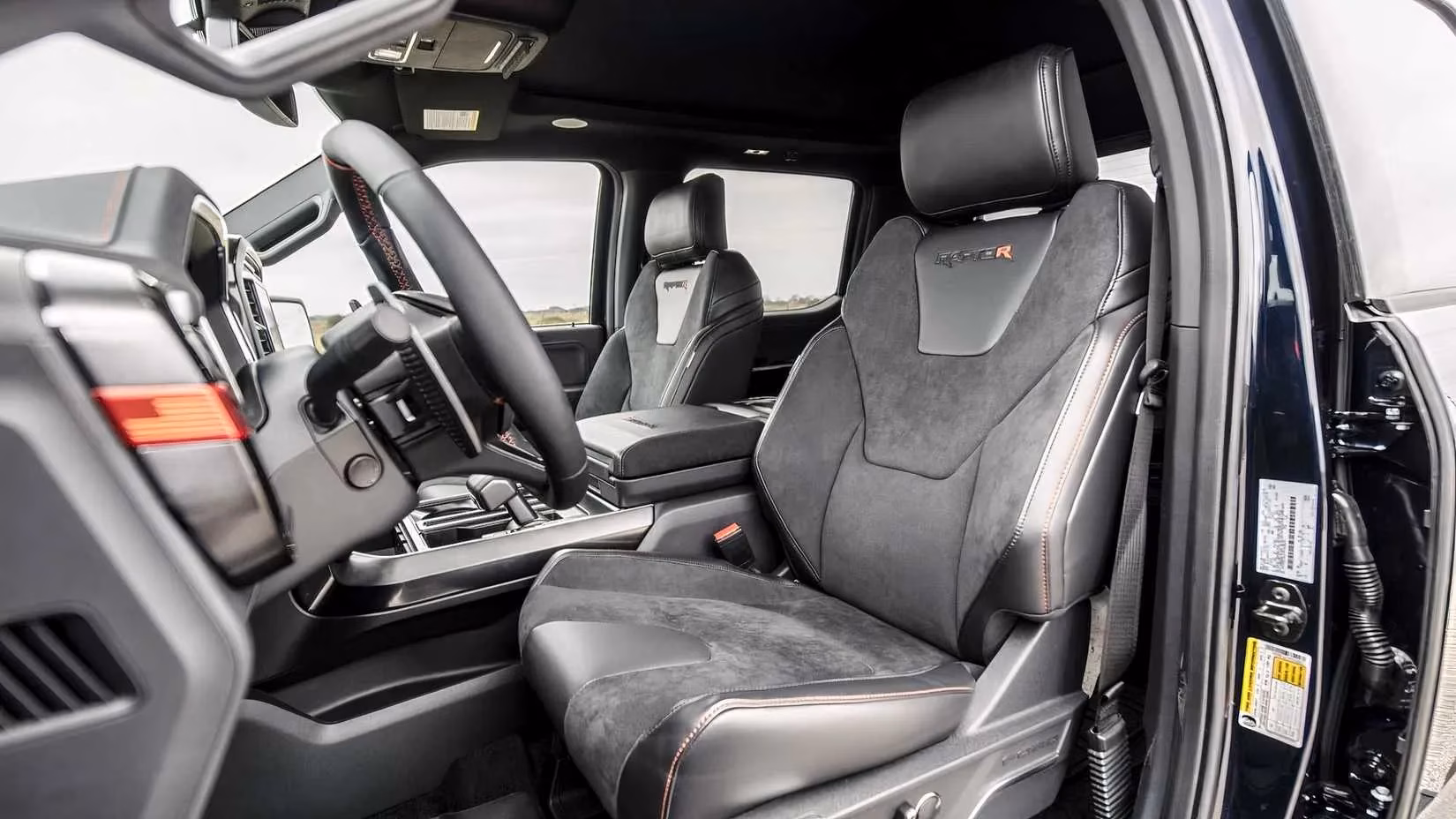 the-ultimate-hypercar-truck-hennessey-velociraptor-1000-in-2025-image-2