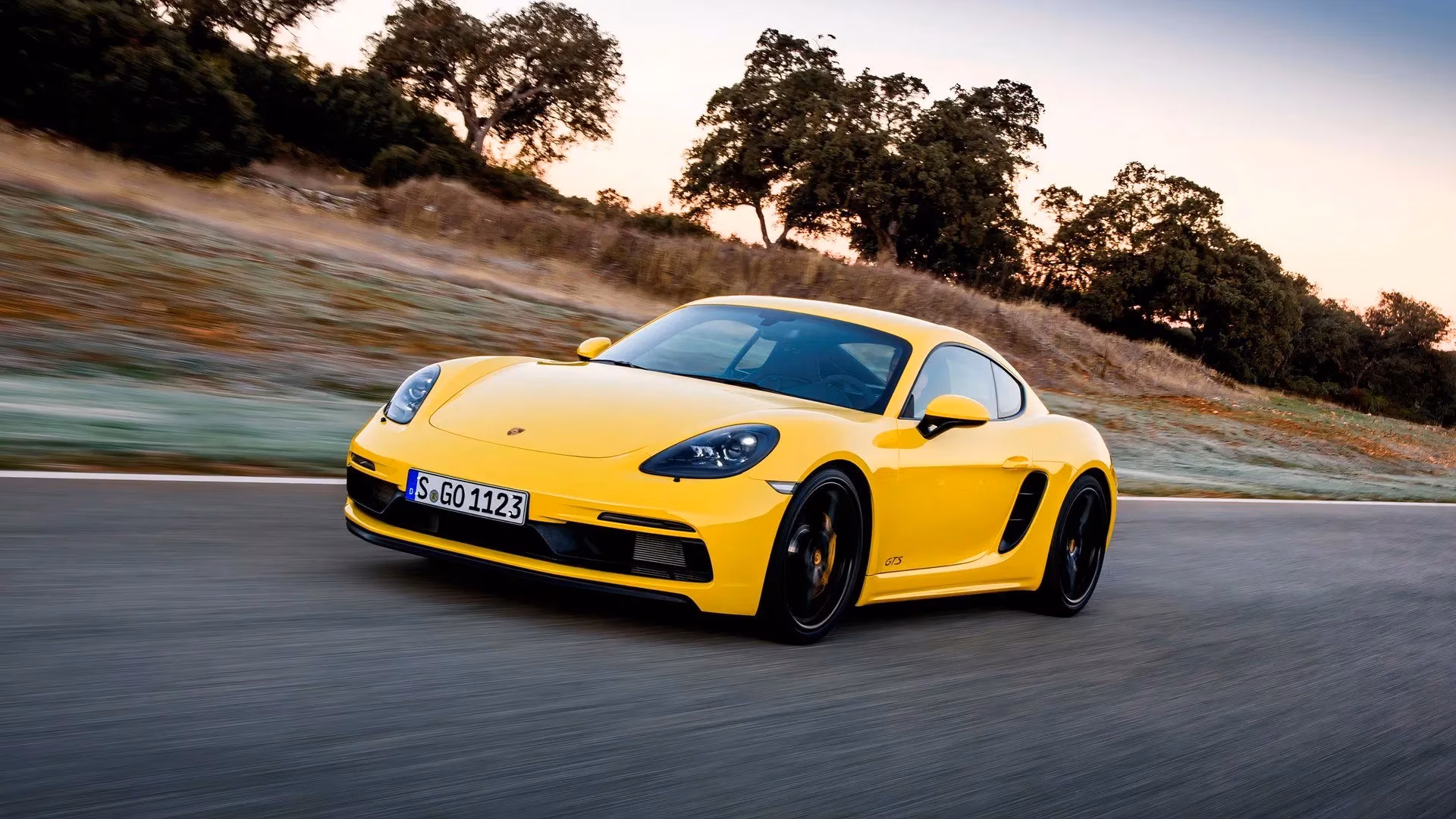 sports-cars-that-beat-depreciation-porsche-911-leads-the-way-image-2