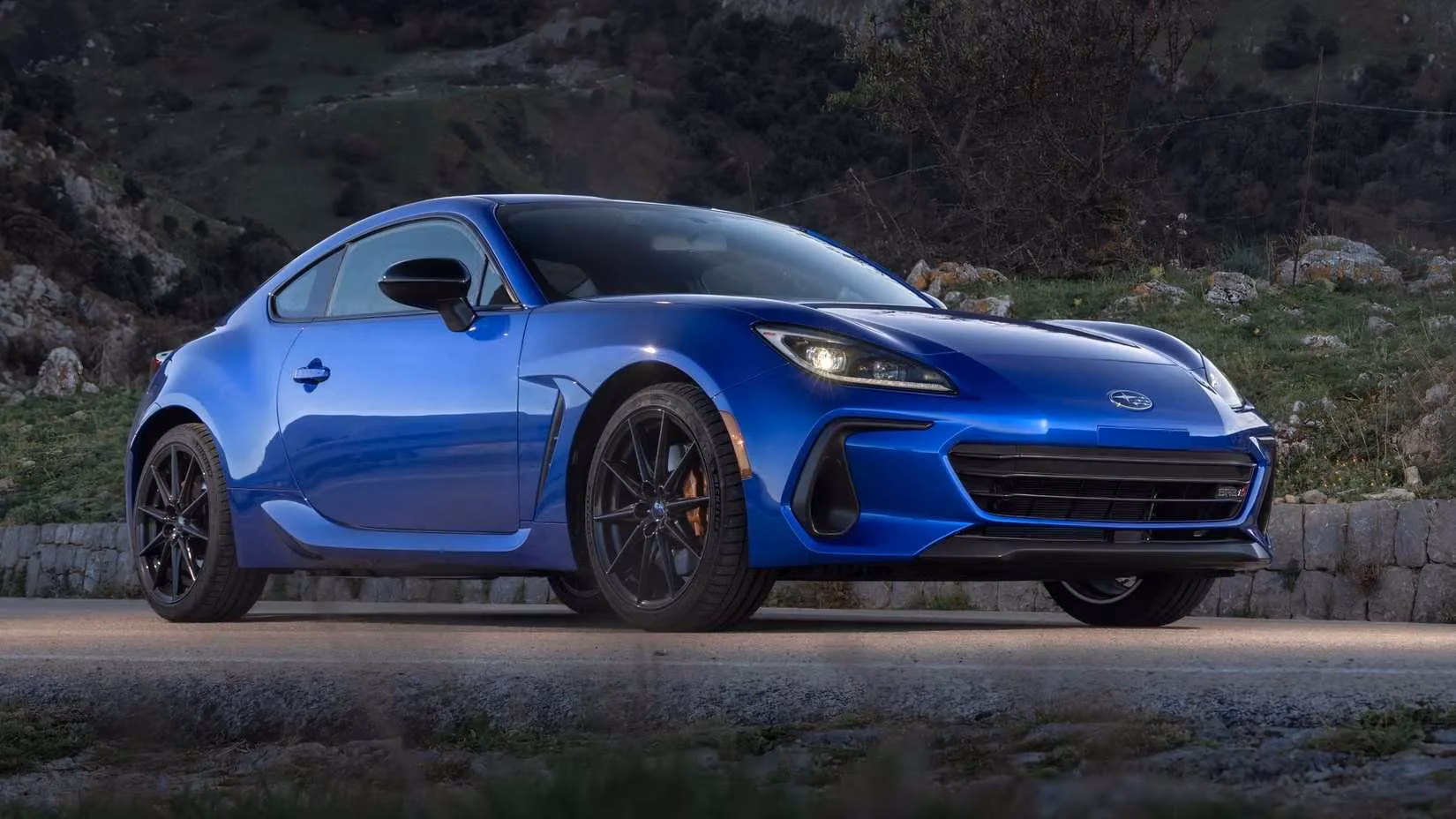 the-last-roar-2025-s-endangered-naturally-aspirated-sports-cars-image-1