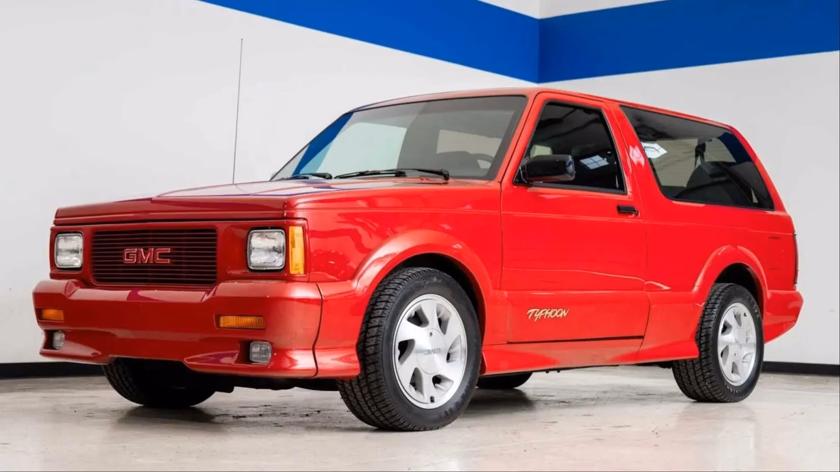 forget-the-urus-these-vintage-suvs-humiliated-ferraris-without-breaking-a-sweat-image-1