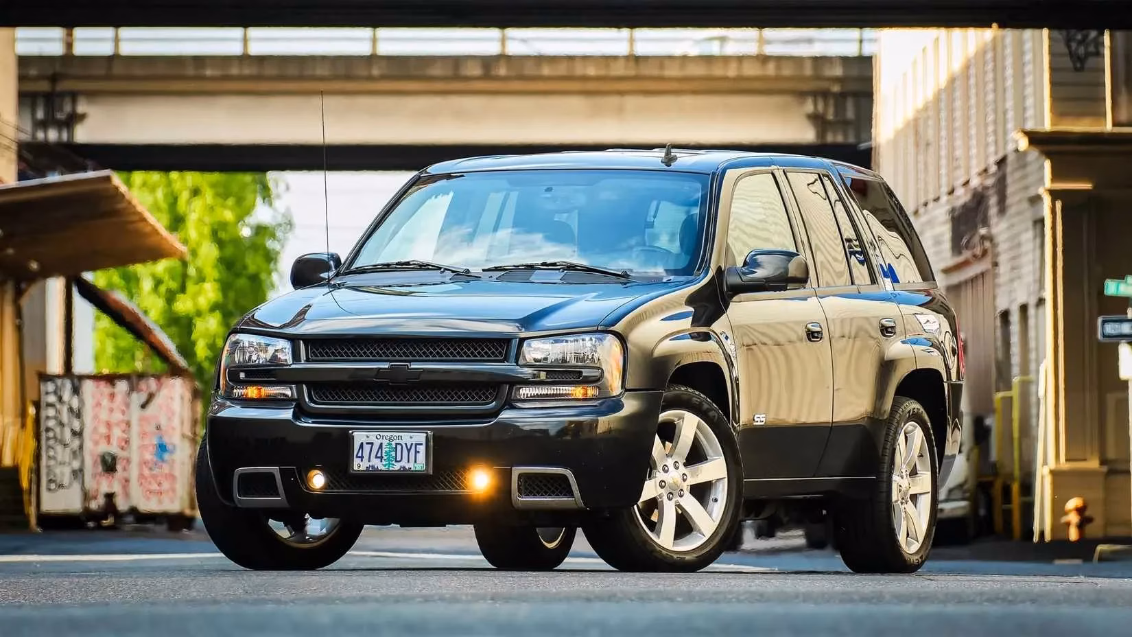forget-the-urus-these-vintage-suvs-humiliated-ferraris-without-breaking-a-sweat-image-0