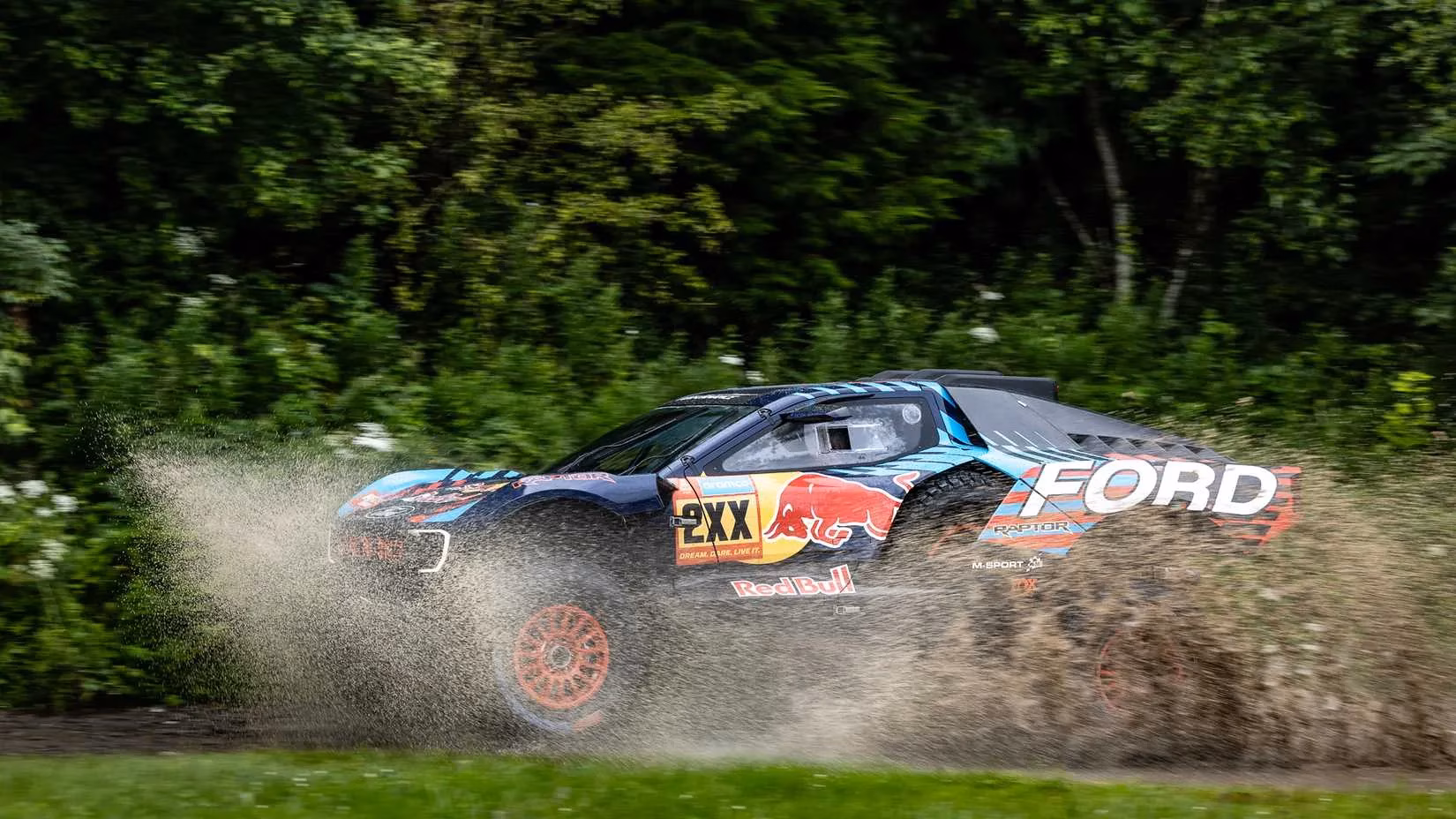 the-off-road-hypercar-era-begins-an-insider-s-look-at-the-future-of-extreme-performance-image-1