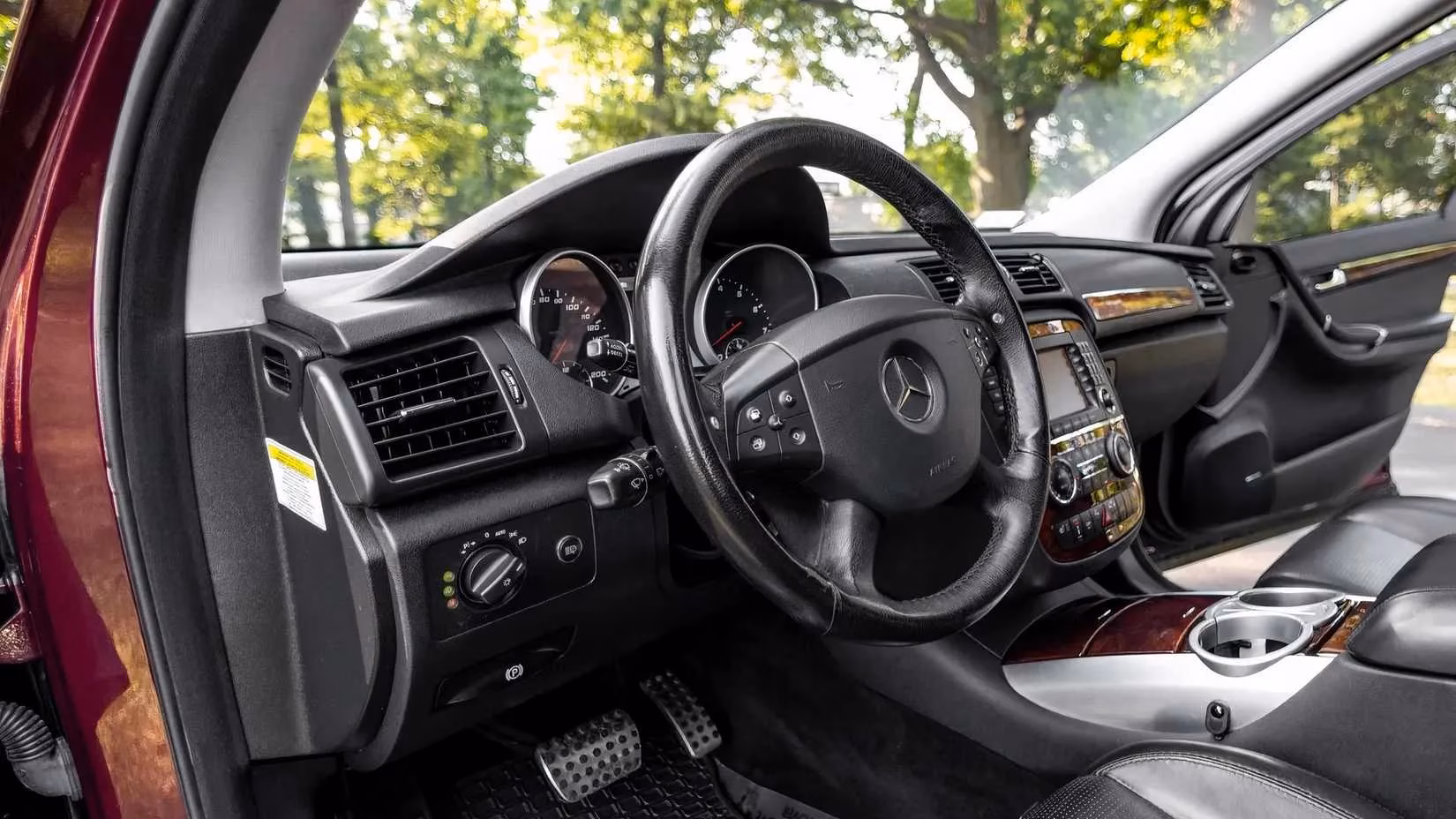 the-r63-amg-the-fastest-and-rarest-minivan-ever-built-image-2