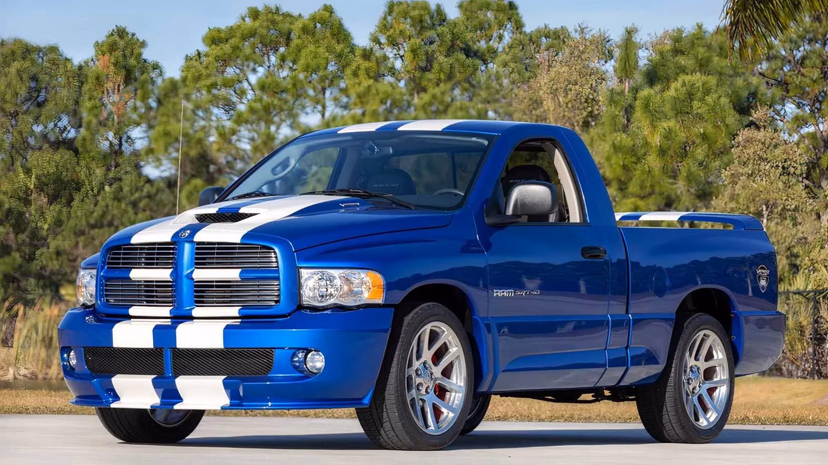 the-dodge-ram-srt-10-a-v10-powered-pickup-that-defied-physics-and-sanity-image-2