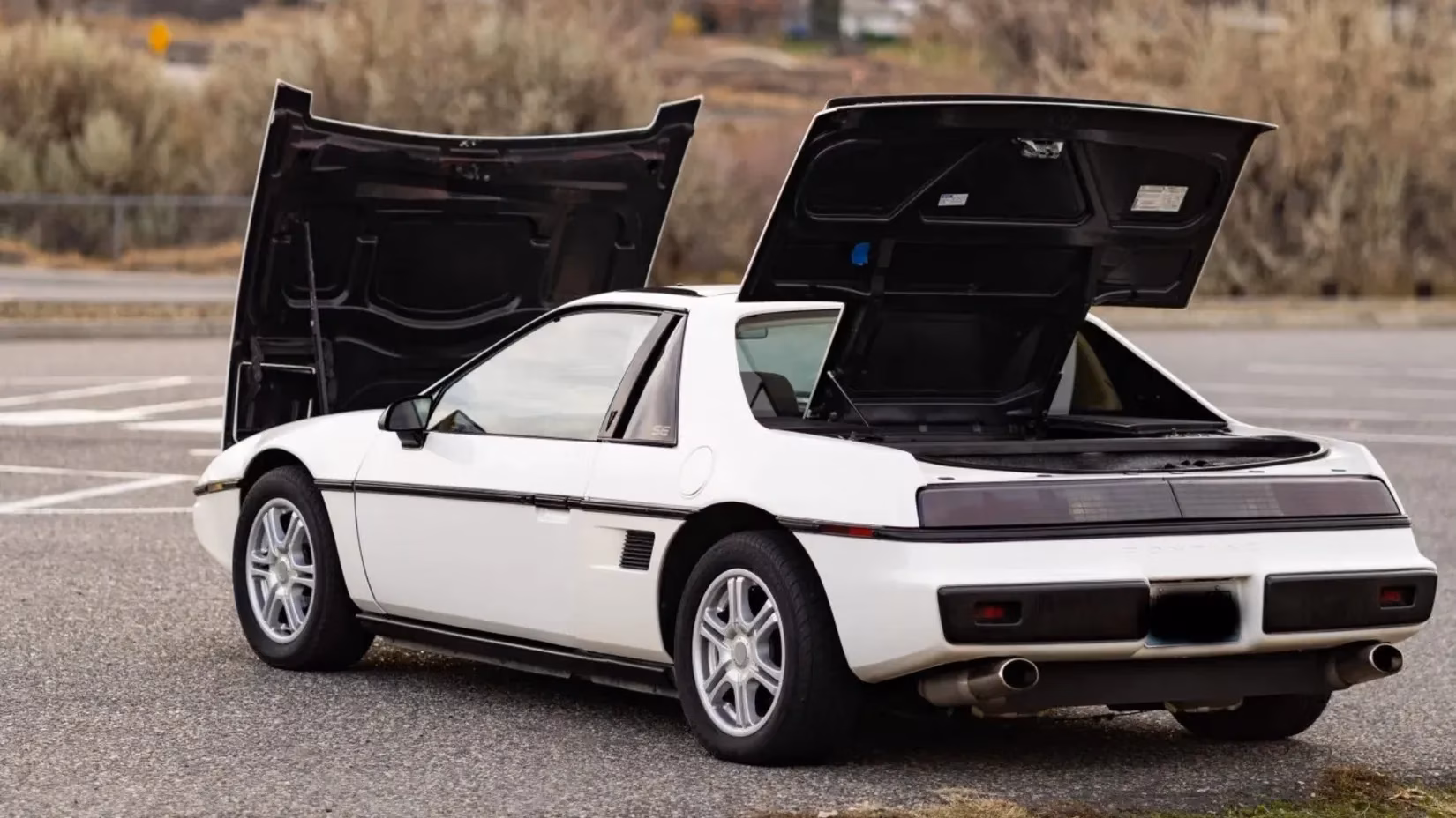 the-1985-pontiac-fiero-still-the-cheapest-mid-engine-thrill-in-2026-image-5
