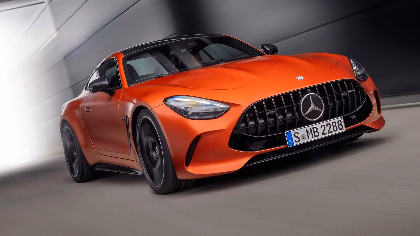 top-hybrid-sports-cars-of-2026-ranking-the-fastest-0-60-mph-performers-image-6