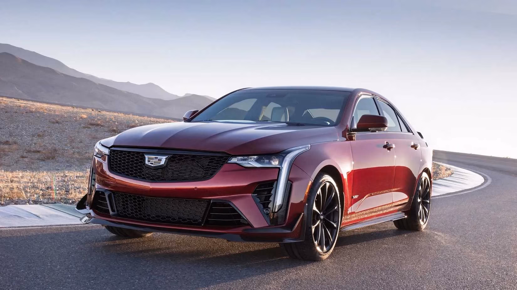 the-last-manual-gearbox-holdouts-sports-cars-with-a-stick-shift-in-2026-image-3