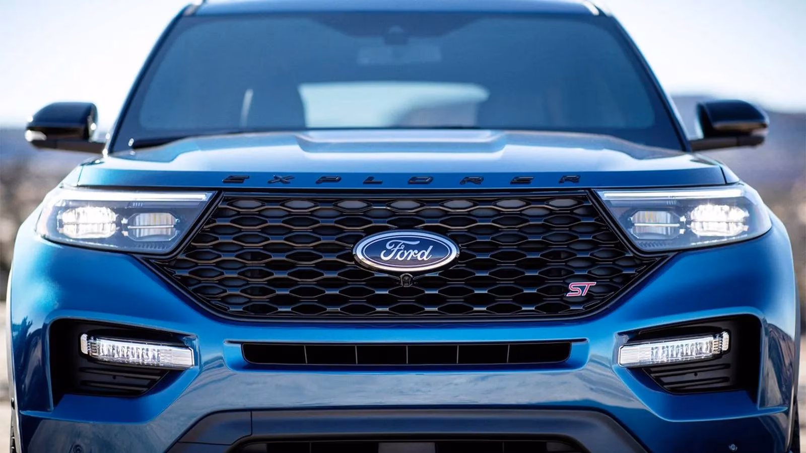 the-900-hp-ford-explorer-st-when-a-family-suv-goes-absolutely-bonkers-image-1