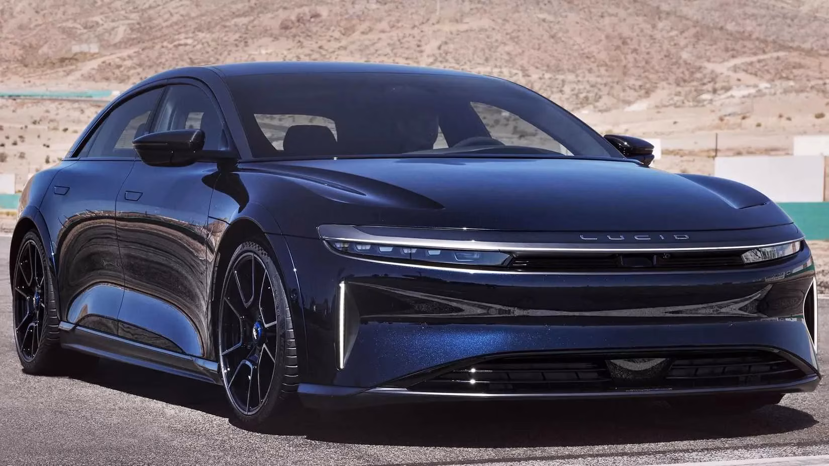 the-uncontested-king-of-speed-lucid-air-sapphire-and-the-new-era-of-hyper-sedans-image-1
