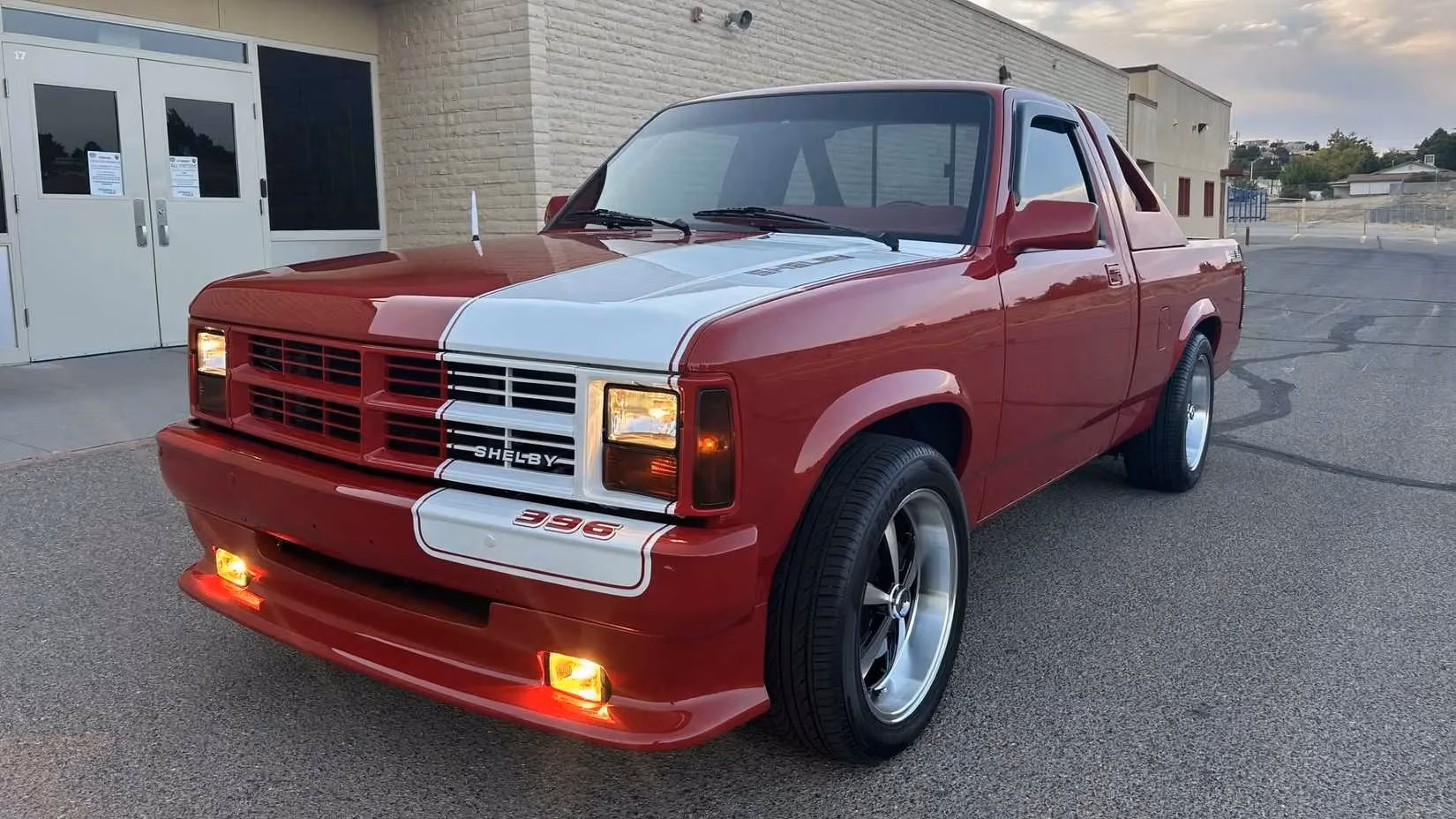 the-1989-dodge-shelby-dakota-a-rare-muscle-truck-hits-the-auction-block-in-2026-image-1