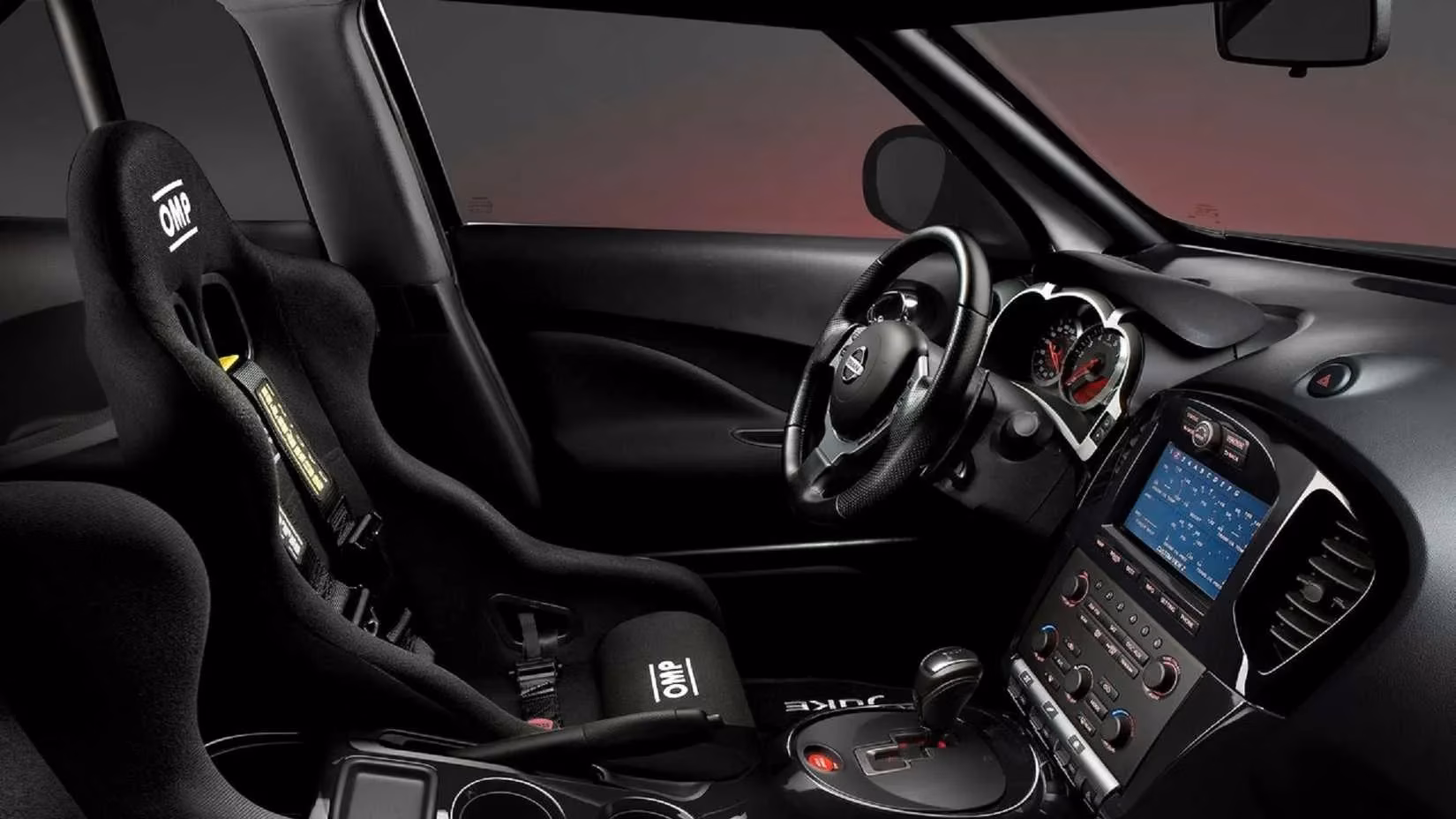 nissan-s-juke-r-the-unlikely-crossover-that-out-accelerated-an-audi-rs3-and-redefined-performance-image-2