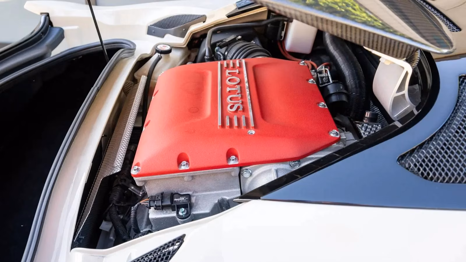 the-forgotten-lotus-evora-your-ticket-to-mid-engine-thrills-for-half-the-price-image-1