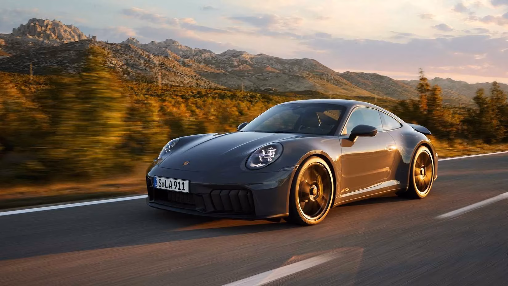 the-best-rwd-sports-cars-for-daily-driving-in-2026-image-8