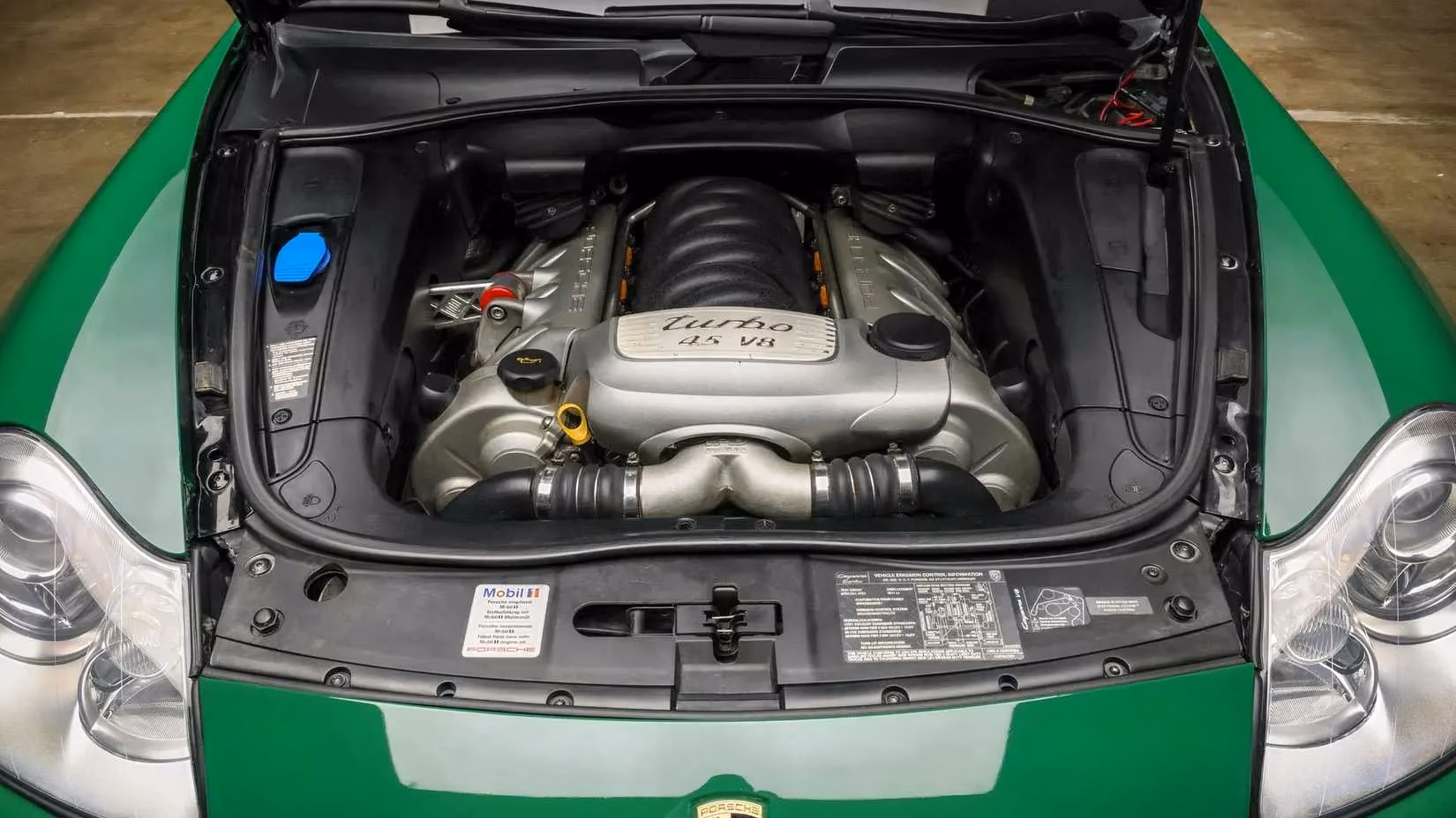 the-2006-porsche-cayenne-turbo-s-a-wild-lifted-overlander-that-redefines-everything-image-1