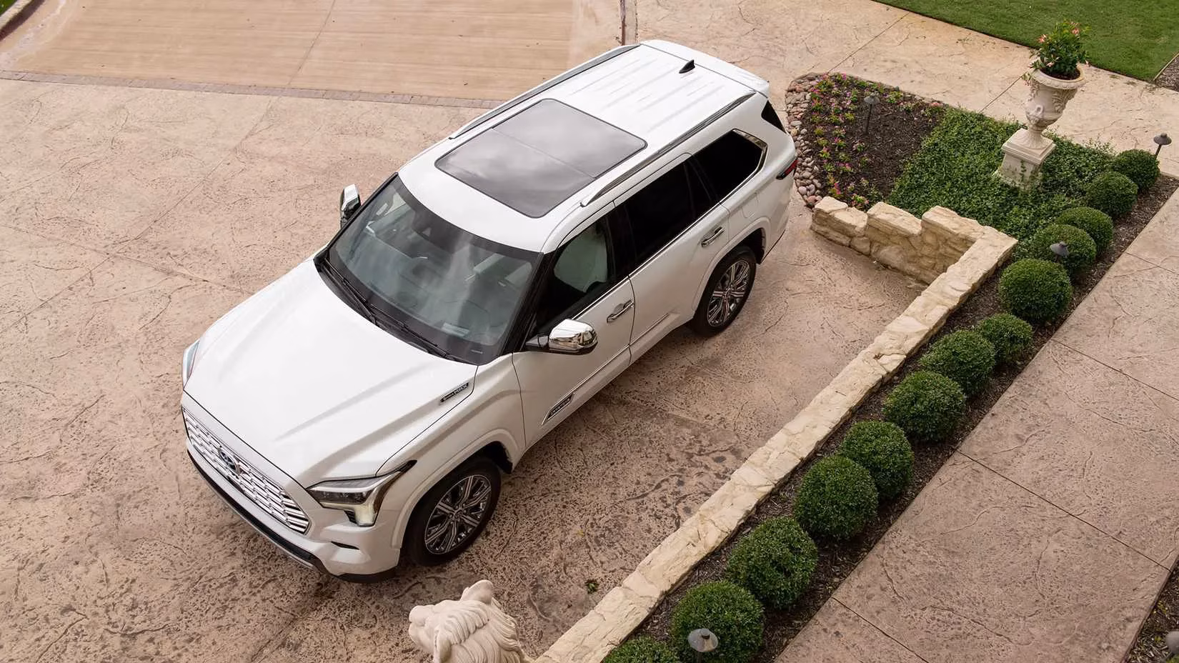 my-deep-dive-2024-toyota-sequoia-vs-chevrolet-tahoe-which-giant-suv-rules-image-4