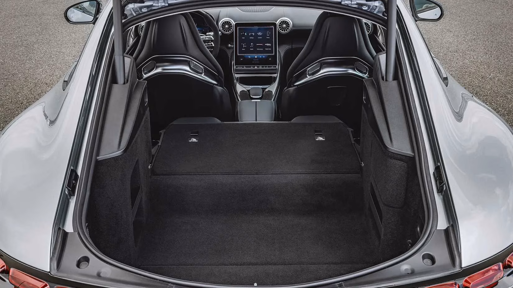 the-2024-amg-gt-vs-porsche-911-a-new-challenger-approaches-image-1