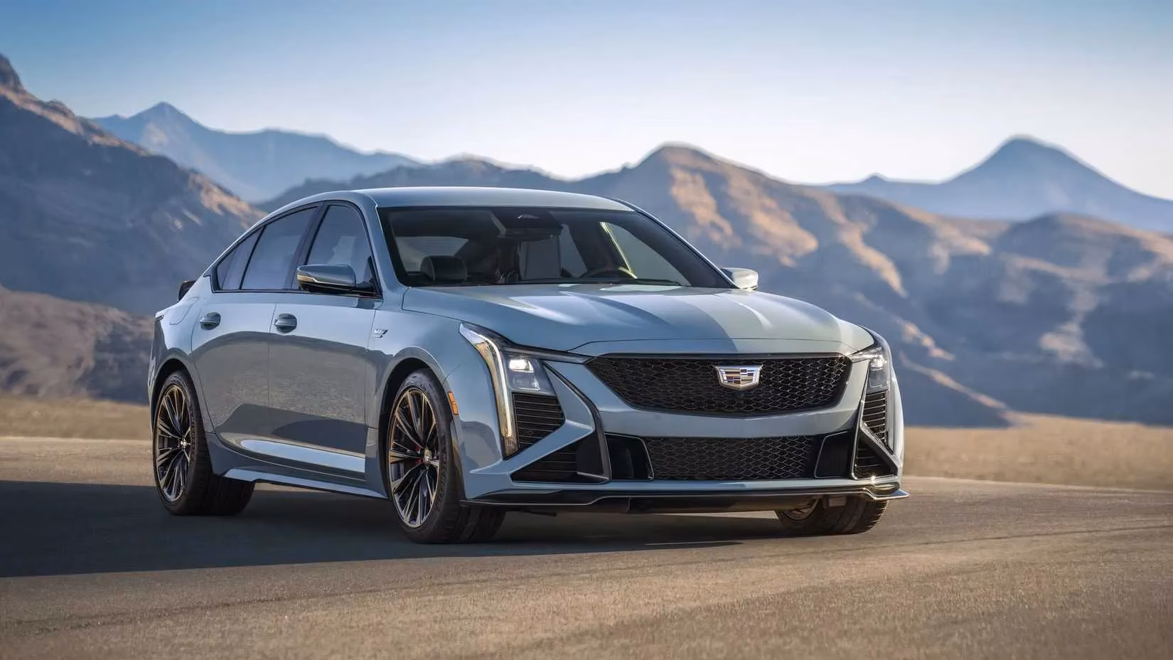 the-last-manual-gearbox-holdouts-sports-cars-with-a-stick-shift-in-2026-image-4